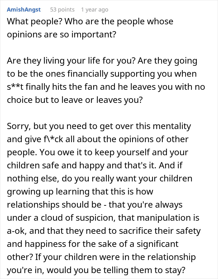 Reddit post discussing relationship issues about quitting a job or facing divorce ultimatum.