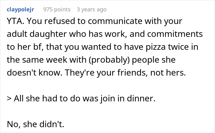 Text criticizing a woman's dinner plan for not informing her daughter, causing a conflict. Text criticizing a woman's dinner plan for not informing her daughter, causing a conflict.