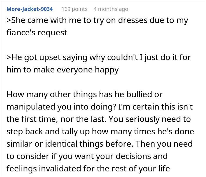 Text screenshot discussing fianc&eacute; siding with sister and questioning a wedding decision.