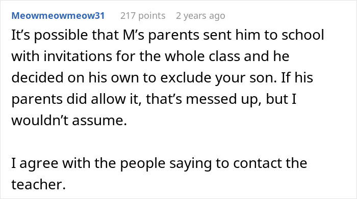 Text from a forum discussing a child's exclusion from a classmate's birthday party.