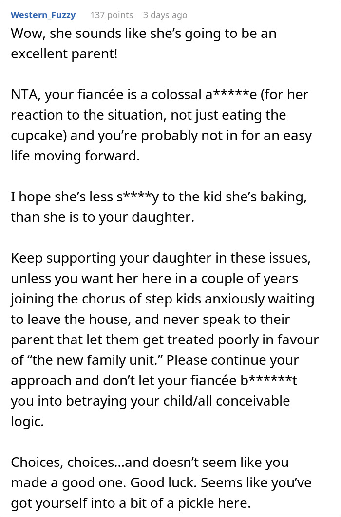 Text commentary on a pregnant woman eating a child's cupcake, includes reactions and family advice. Text commentary on a pregnant woman eating a child's cupcake, includes reactions and family advice.