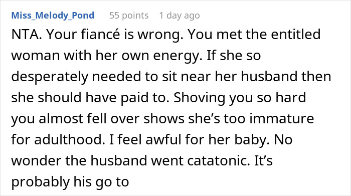 Text comment discussing a situation involving a pregnant woman on a plane and seating arrangements. Text comment discussing a situation involving a pregnant woman on a plane and seating arrangements.