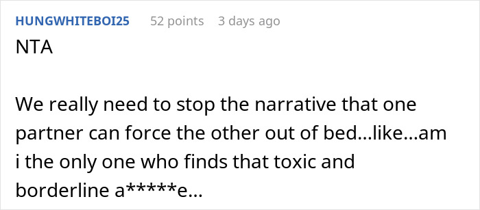 Reddit comment discussing relationship dynamics and refusing to sleep on the couch.