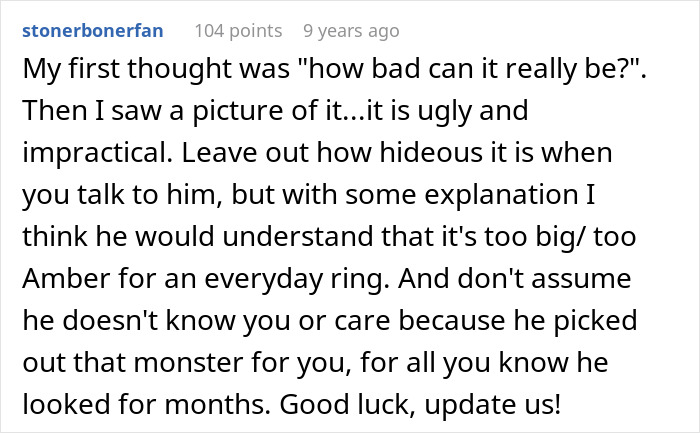 Reddit comment criticizing an engagement ring choice, calling it ugly and impractical.