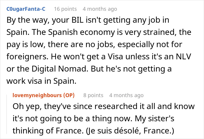 Text conversation about job challenges for immigrants in Spain, discussing visas and economy.