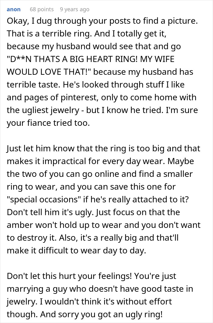 Text screenshot discussing an engagement ring and poor taste in jewelry choices.