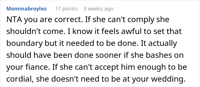 Screenshot of a comment discussing a bride's request to her grandmother not to wear white at the wedding.