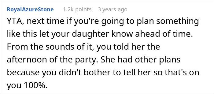 Text comment about a woman planning dinner without informing her daughter, causing a conflict. Text comment about a woman planning dinner without informing her daughter, causing a conflict.