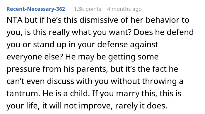 Online comment discussing a woman questioning her wedding due to her fianc&eacute; siding with his sister who bullies her.