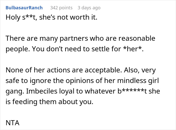 Reddit comment discussing refusal to compromise in relationships, with strong language disapproving of certain behaviors.