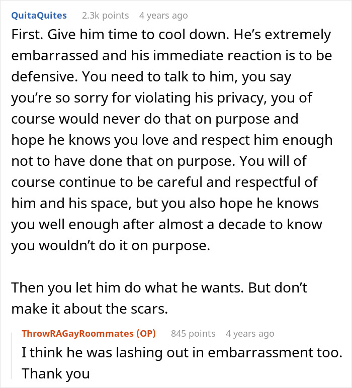 A Reddit post giving advice on dealing with embarrassment and burn scars in a relationship.