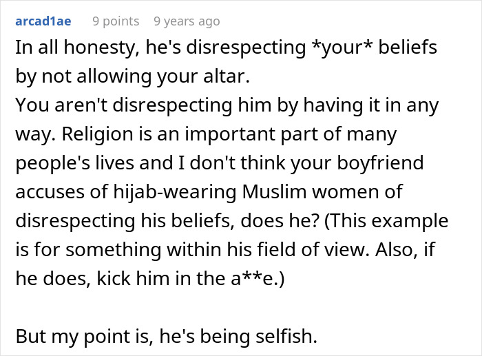 Comment discussing boyfriend accusing girlfriend of choosing religion over relationship.