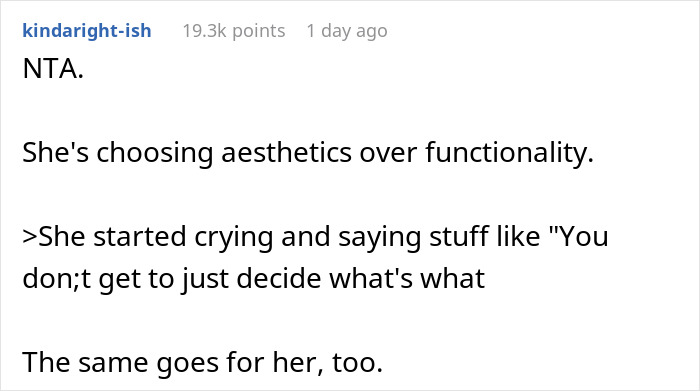 Text exchange about kitchen decoration and functionality disagreement. Text exchange about kitchen decoration and functionality disagreement.
