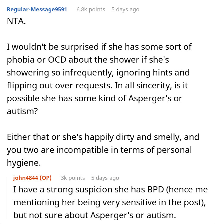 Reddit comment discussing woman's hygiene issues and potential phobias after not showering for days. Reddit comment discussing woman's hygiene issues and potential phobias after not showering for days.