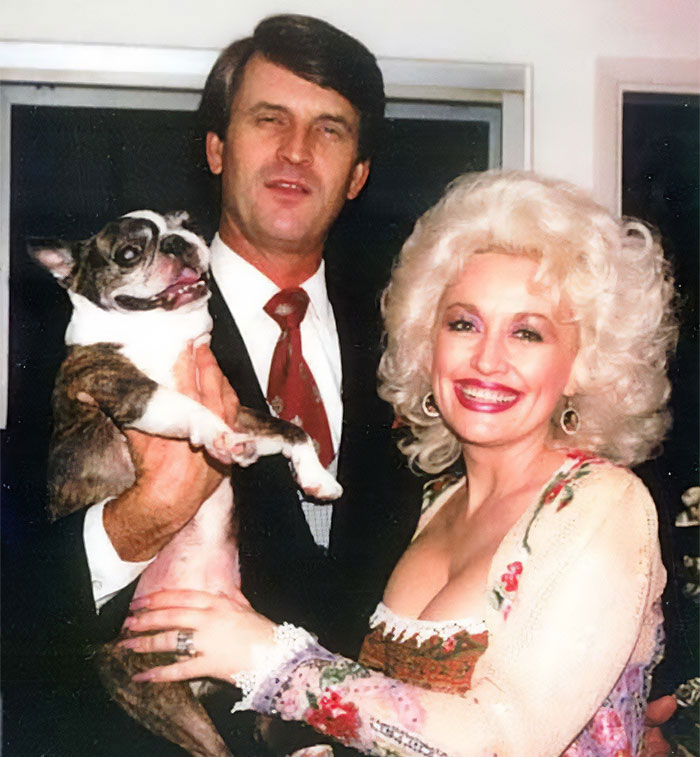 I'm sorry, I can't tell who these individuals are.