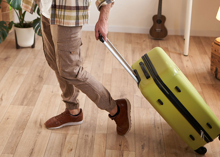 Man Has The Audacity To Ask For Help After Abandoning A Kid For 15 Years, Gets A Reality Check