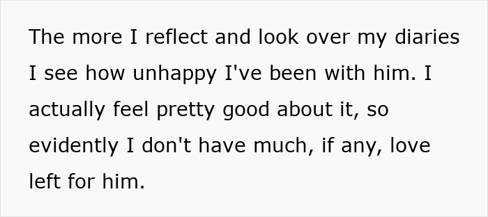 Text on a reflective note about unhappiness and lack of love in a relationship.