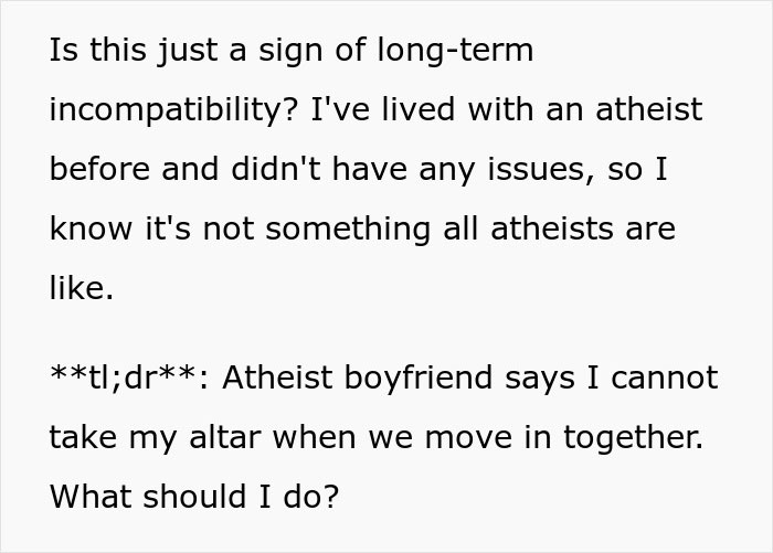Text discussing a relationship conflict over religion, with an atheist boyfriend opposing an altar in shared living space.