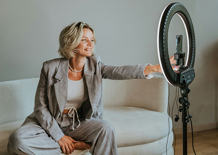 30 Groups And Organizations That Walk Like A Cult, Talk Like A Cult, But Aren't Considered One