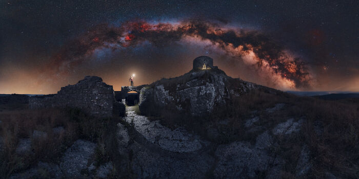 Photographer captures stunning landscapes with a starry sky over ancient ruins, showcasing the Milky Way.