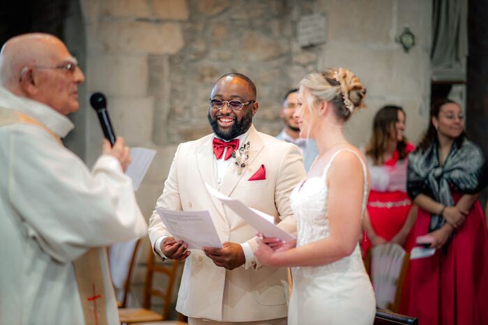 30 Wedding Guests Who Couldn’t Hold Their Peace, So They Objected