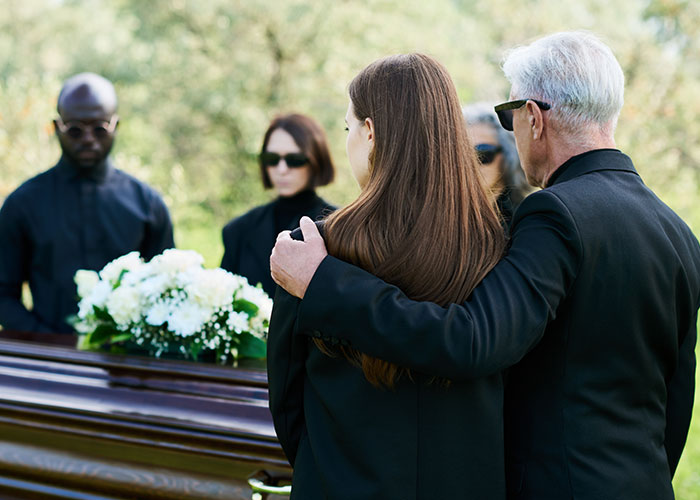 30 Times People Had A Heartbreaking Realization That Their Friends Were Fake