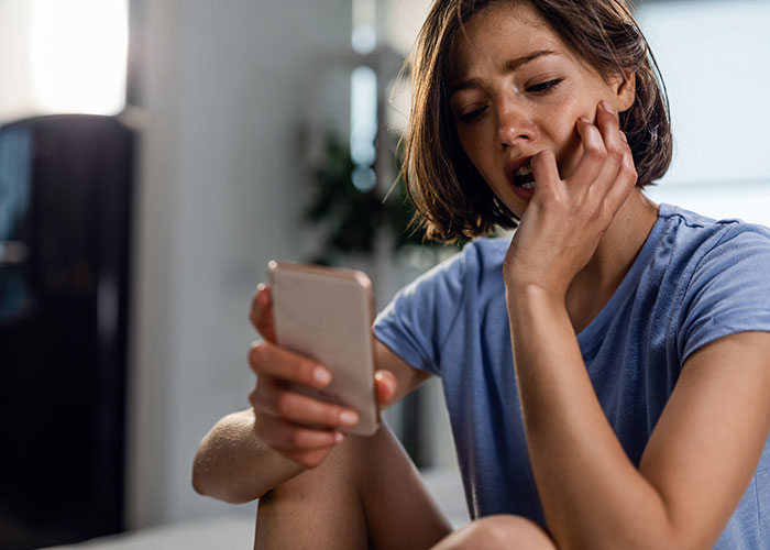 30 Times People Had A Heartbreaking Realization That Their Friends Were Fake