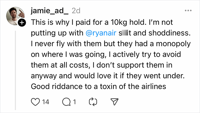 Woman’s Luggage Perfectly Fits The Required Size, Has To Pay Extra Or Not Fly Woman’s Luggage Perfectly Fits The Required Size, Has To Pay Extra Or Not Fly