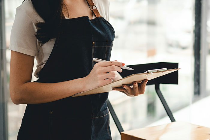 It’s Time To Leave: 30 Dining Warning Signs, Shared By People Online