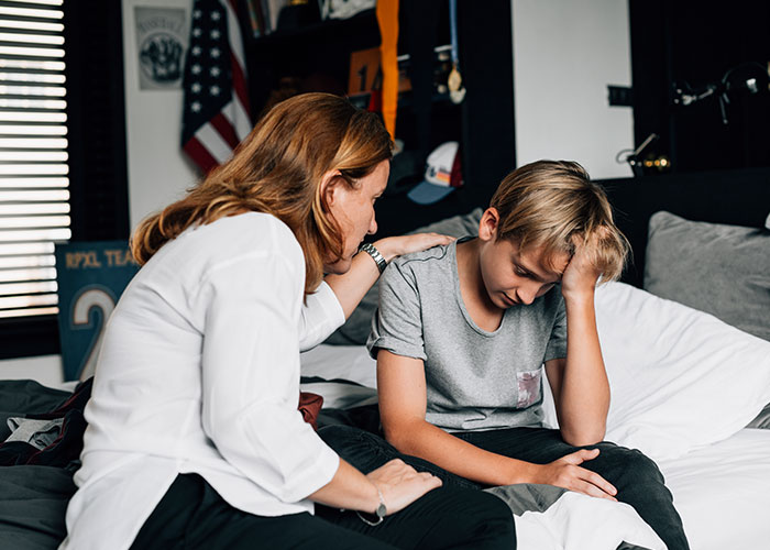 Parents Should Know The Hidden Meanings of Emojis Their Kids Use And Here Are They