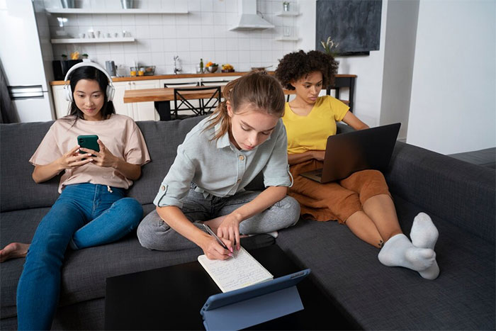 &ldquo;I Went Full Chaos&rdquo;: Guy Locks Up His Food From Roommate, Drives Her Mad
