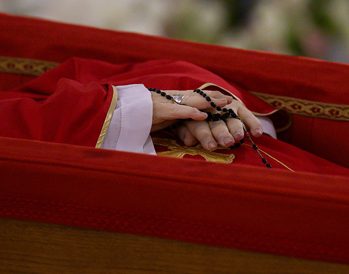 “Not Sure We Needed To See That”: Vatican Stuns With Open Coffin Photos Of Pope Francis “Not Sure We Needed To See That”: Vatican Stuns With Open Coffin Photos Of Pope Francis