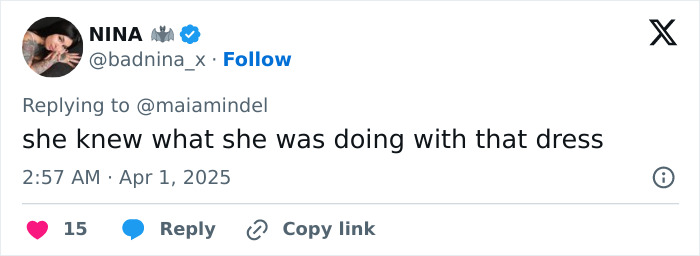 Tweet reacting to Sydney Sweeney's dress at Glen Powell's sister's wedding.