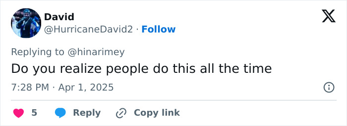 Tweet response discussing prevalence of sharing photos online, related to debate on internet privacy.