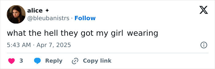 Tweet reaction questioning Nicole Kidman's "Scary Spice" inspired outfit.