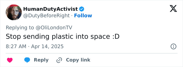 Tweet by HumanDutyActivist joking about plastic in space, relevant to Lauren Sanchez's fillers during mission.