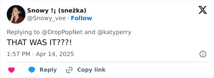 Tweet mocking Katy Perry's brief space trip, expressing disbelief with "THAT WAS IT???!".