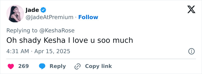 Tweet showing support for Katy Perry with a playful mention of Kesha.