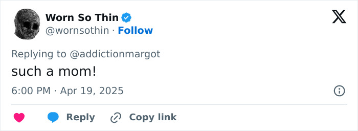 Tweet praising Margot Robbie's postpartum body, reading "such a mom!