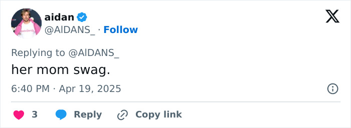 A social media post praising Margot Robbie for embracing her postpartum body.