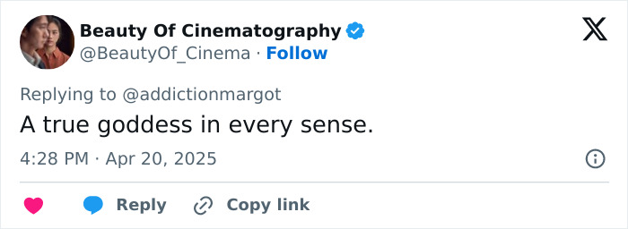 Tweet praising Margot Robbie's postpartum body.