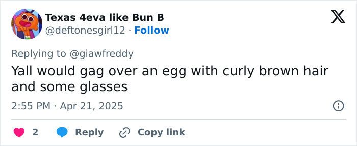 Tweet humorously discussing attractiveness, mentioning curly brown hair and glasses.