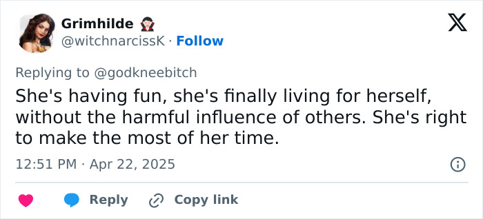 Screenshot of a tweet discussing Britney Spears living independently and making the most of her time.