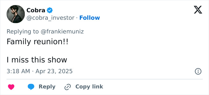 Tweet about Frankie Muniz's 'Malcolm In The Middle' reunion, expressing nostalgia for the show.