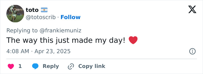 Tweet reply to Frankie Muniz with user expressing delight and including a heart emoji.