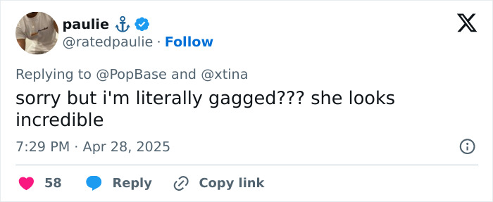 Tweet from fan defending photoshopping of Christina Aguilera's pictures, praising how incredible she looks after new photoshoot.
