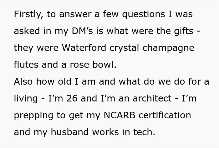 Woman's Green Dress Sparks Major Wedding Controversy, Bride Is Left Fuming Woman's Green Dress Sparks Major Wedding Controversy, Bride Is Left Fuming