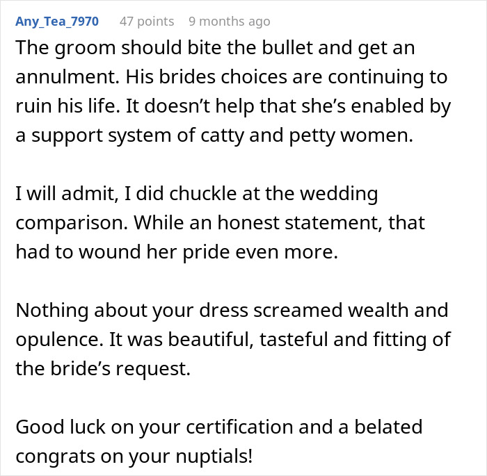 Woman's Green Dress Sparks Major Wedding Controversy, Bride Is Left Fuming Woman's Green Dress Sparks Major Wedding Controversy, Bride Is Left Fuming