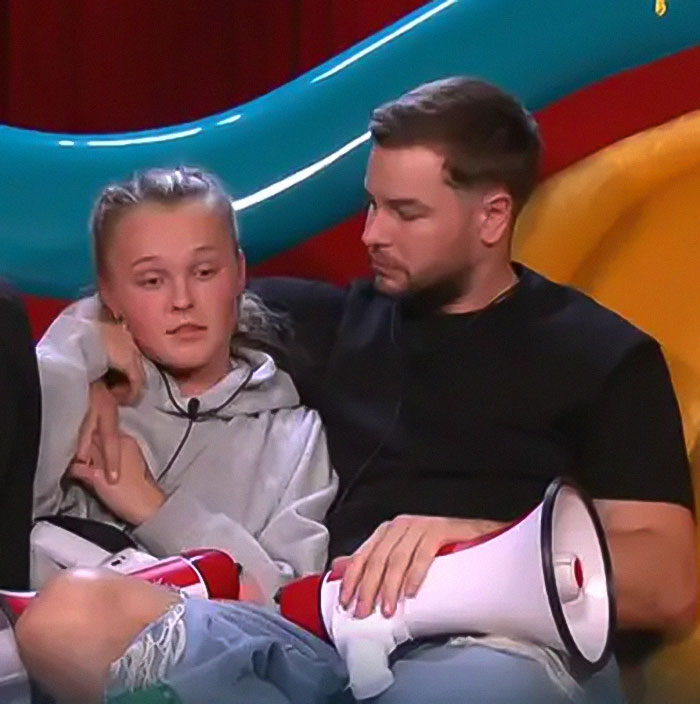 JoJo Siwa Says She's Realized She's "Not A Lesbian" While On Celebrity Big Brother JoJo Siwa Says She's Realized She's "Not A Lesbian" While On Celebrity Big Brother