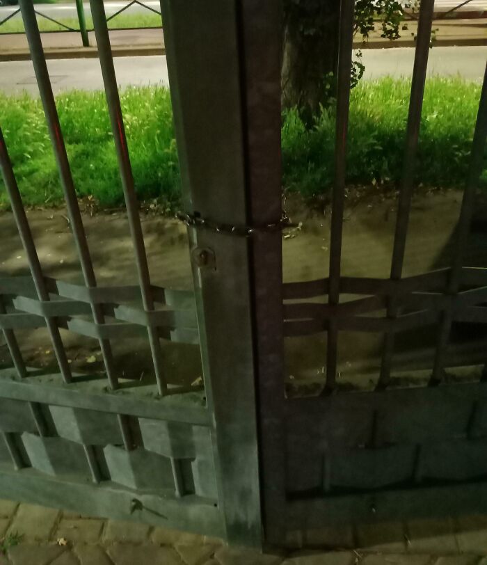 A locked gate rendering access difficult, illustrating a horrible day scenario.